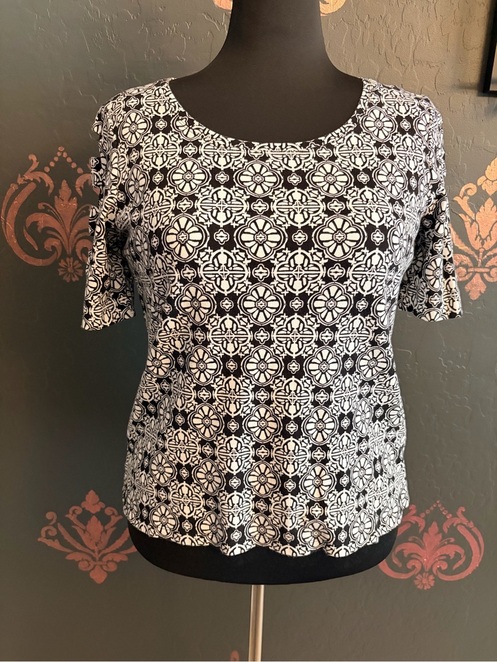 Kim Rogers Black and White Patterned Short Sleeve Top